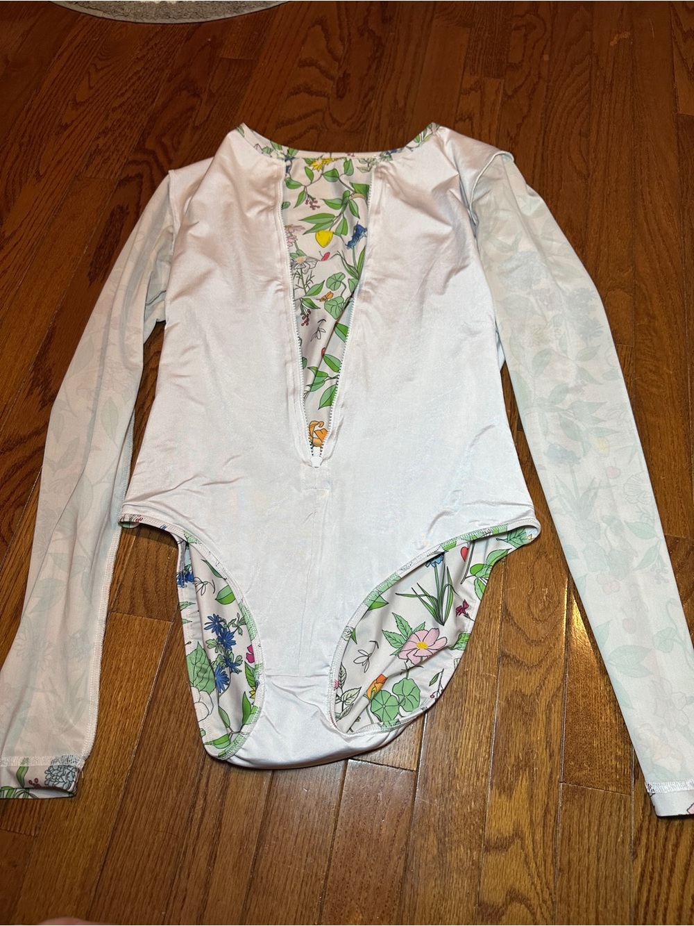 Cover Floral Long-Sleeve One-Piece Swimsuit - XL - Picture 4 of 4